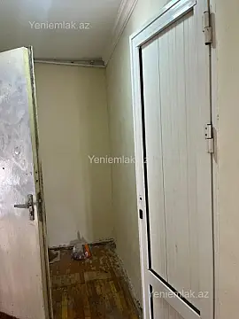Satılır 2 otaqlı köhnə tikili 50 m²