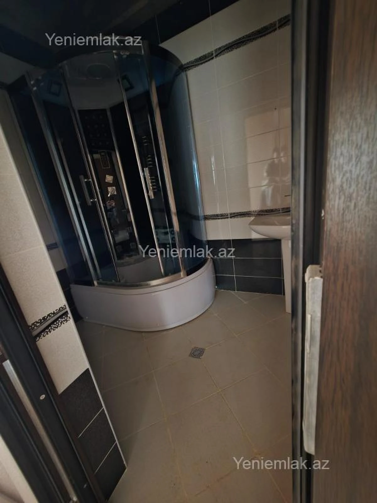 Satılır 3 otaqlı yeni tikili 110 m²