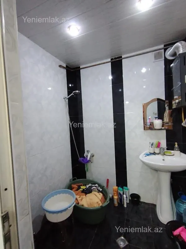 Satılır 4 otaqlı köhnə tikili 80 m²