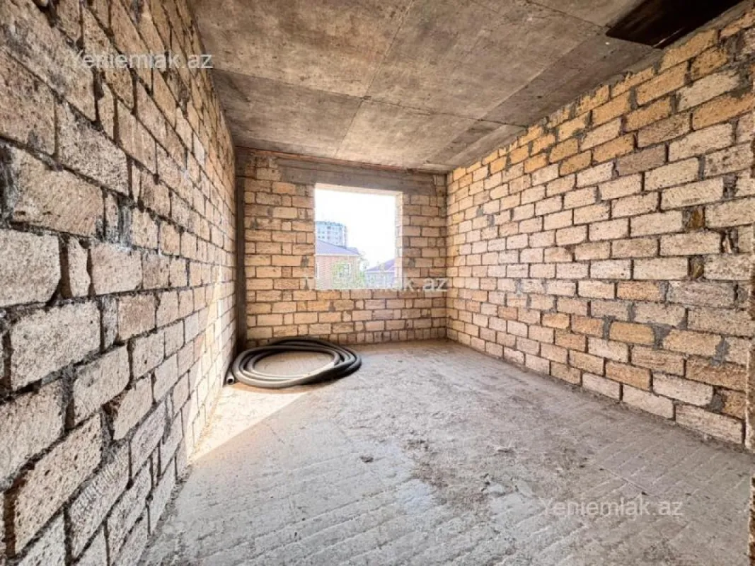 Satılır 14 otaqlı həyət evi 400 m²