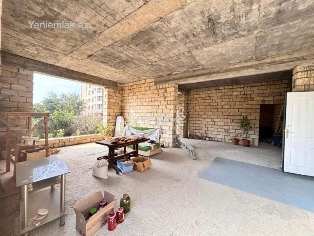 Satılır 14 otaqlı həyət evi 400 m²