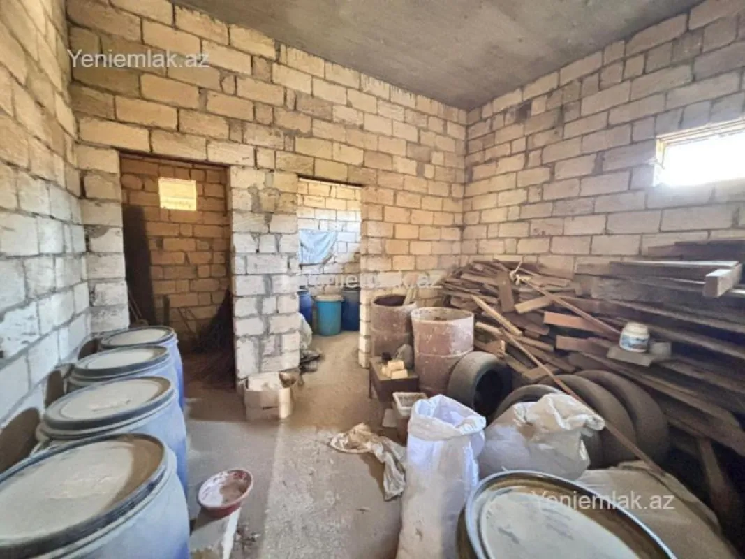 Satılır 14 otaqlı həyət evi 400 m²