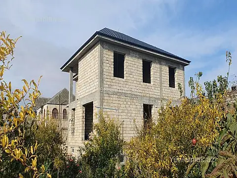 Satılır 14 otaqlı həyət evi 400 m²