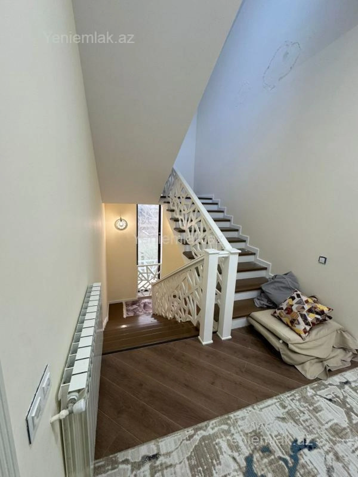 Satılır 6 otaqlı həyət evi 432 m²