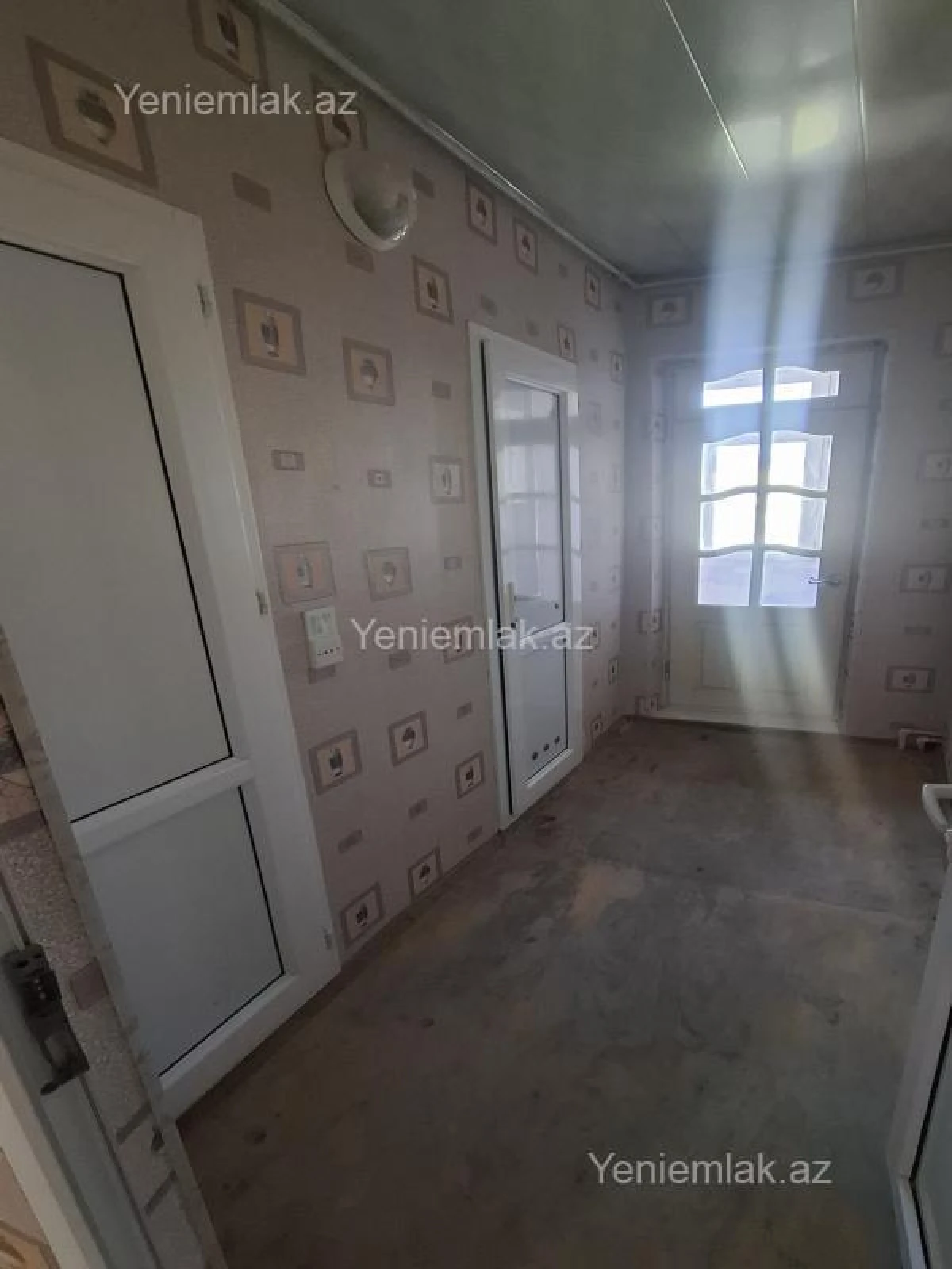 Satılır 2 otaqlı köhnə tikili 56 m²