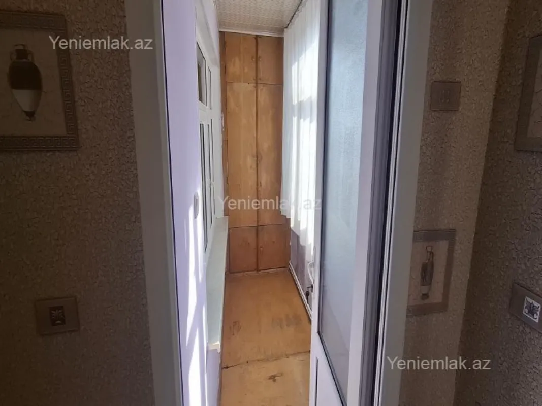 Satılır 2 otaqlı köhnə tikili 56 m²