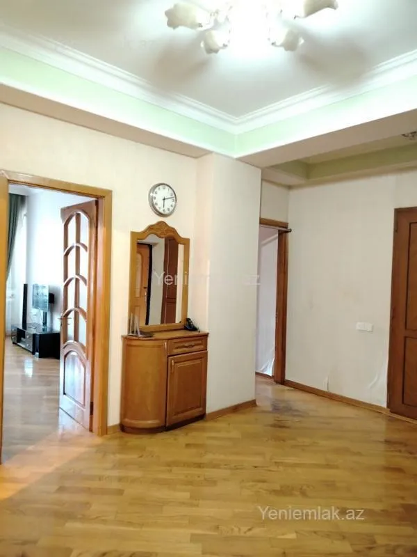 Satılır 4 otaqlı yeni tikili 133 m²