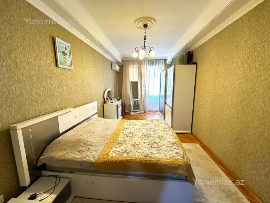 Satılır 4 otaqlı yeni tikili 210 m²