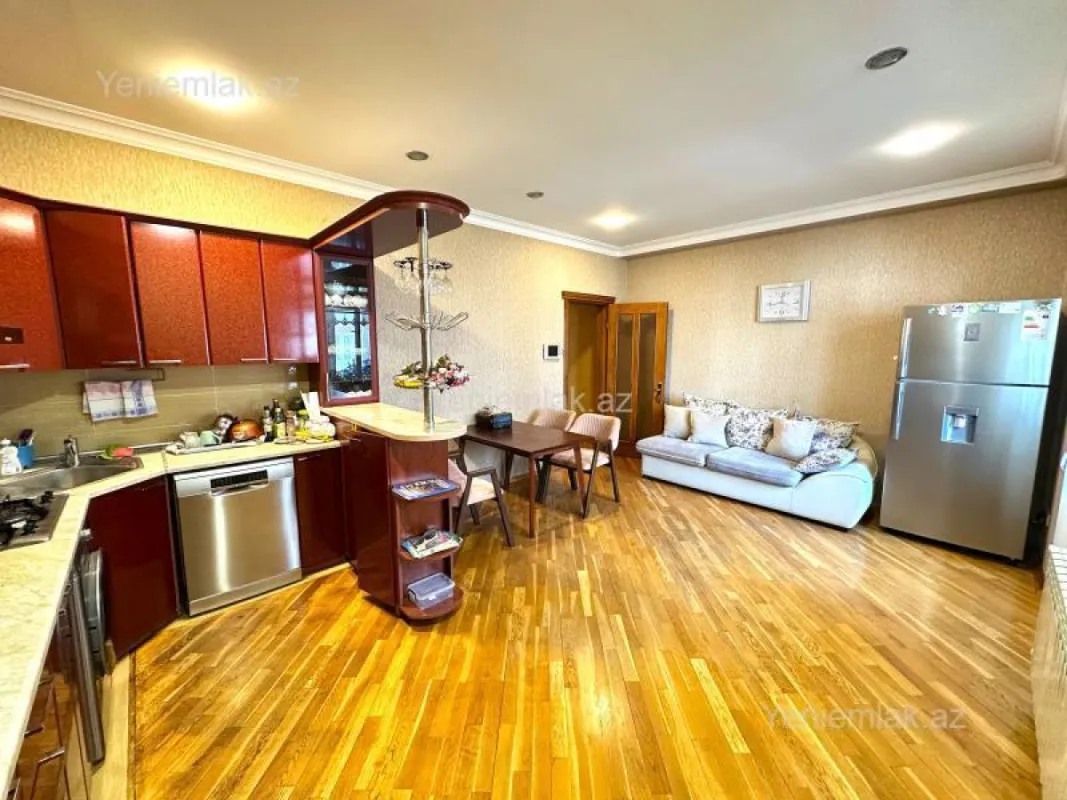 Satılır 4 otaqlı yeni tikili 210 m²