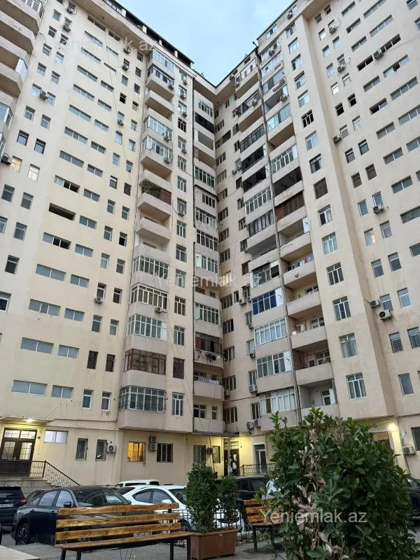 Satılır 4 otaqlı yeni tikili 210 m²