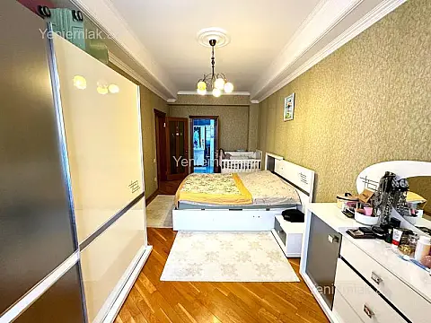 Satılır 4 otaqlı yeni tikili 210 m²