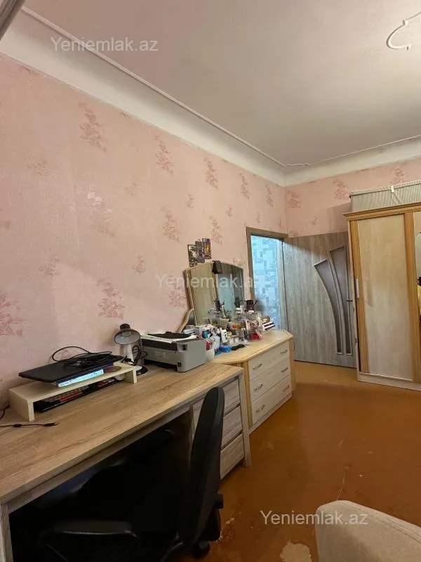 Satılır 2 otaqlı köhnə tikili 66 m²
