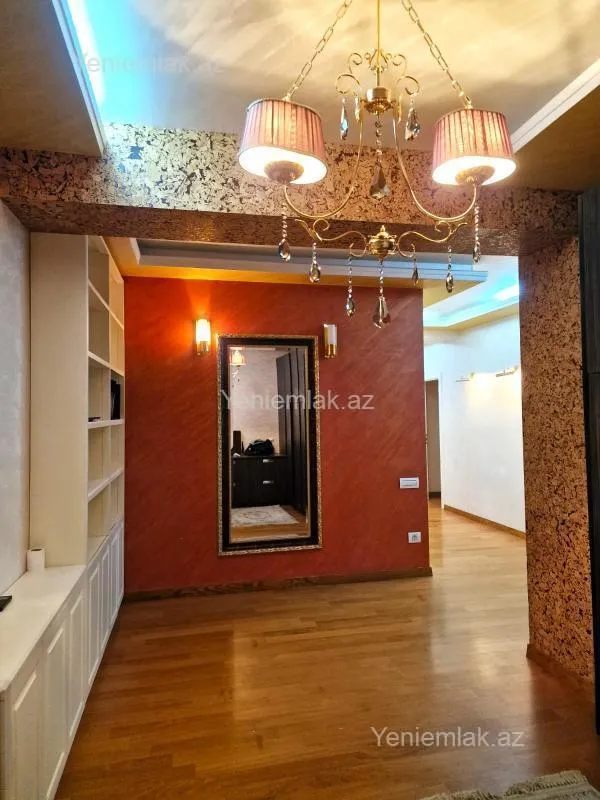 Satılır 4 otaqlı yeni tikili 195 m²