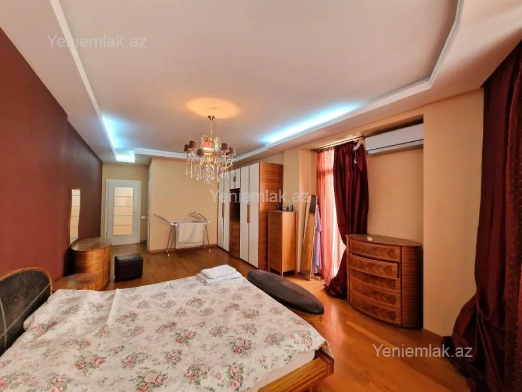Satılır 4 otaqlı yeni tikili 195 m²