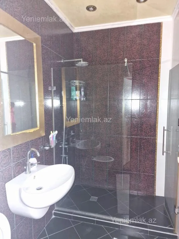 Satılır 4 otaqlı yeni tikili 195 m²