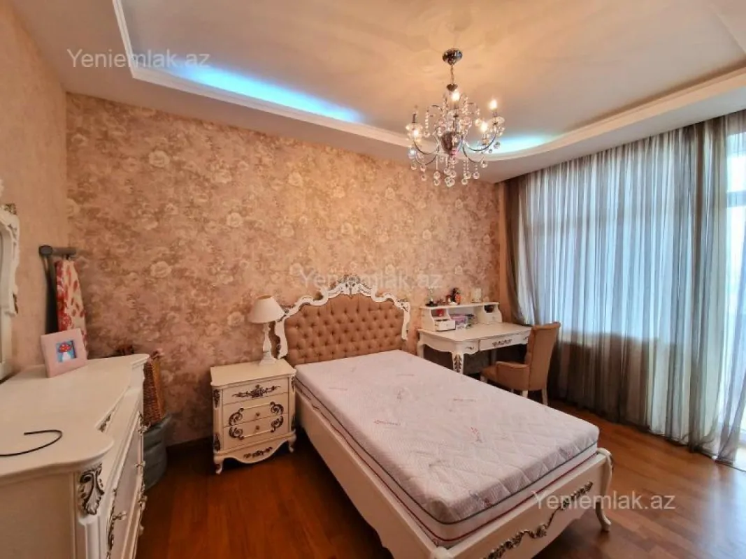 Satılır 4 otaqlı yeni tikili 195 m²
