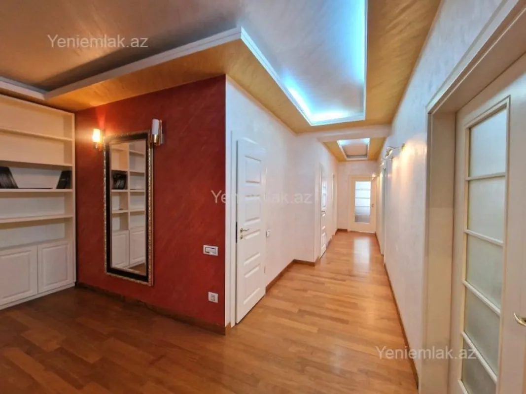 Satılır 4 otaqlı yeni tikili 195 m²