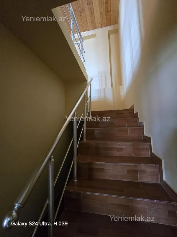 Satılır 9 otaqlı həyət evi 450 m²