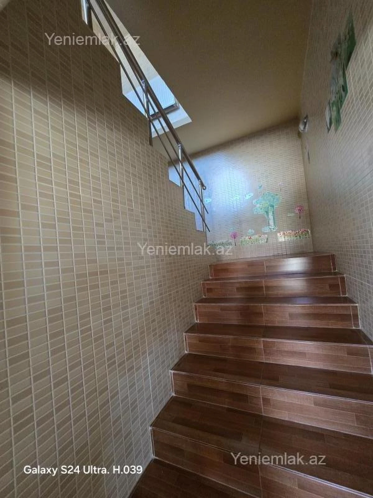 Satılır 9 otaqlı həyət evi 450 m²