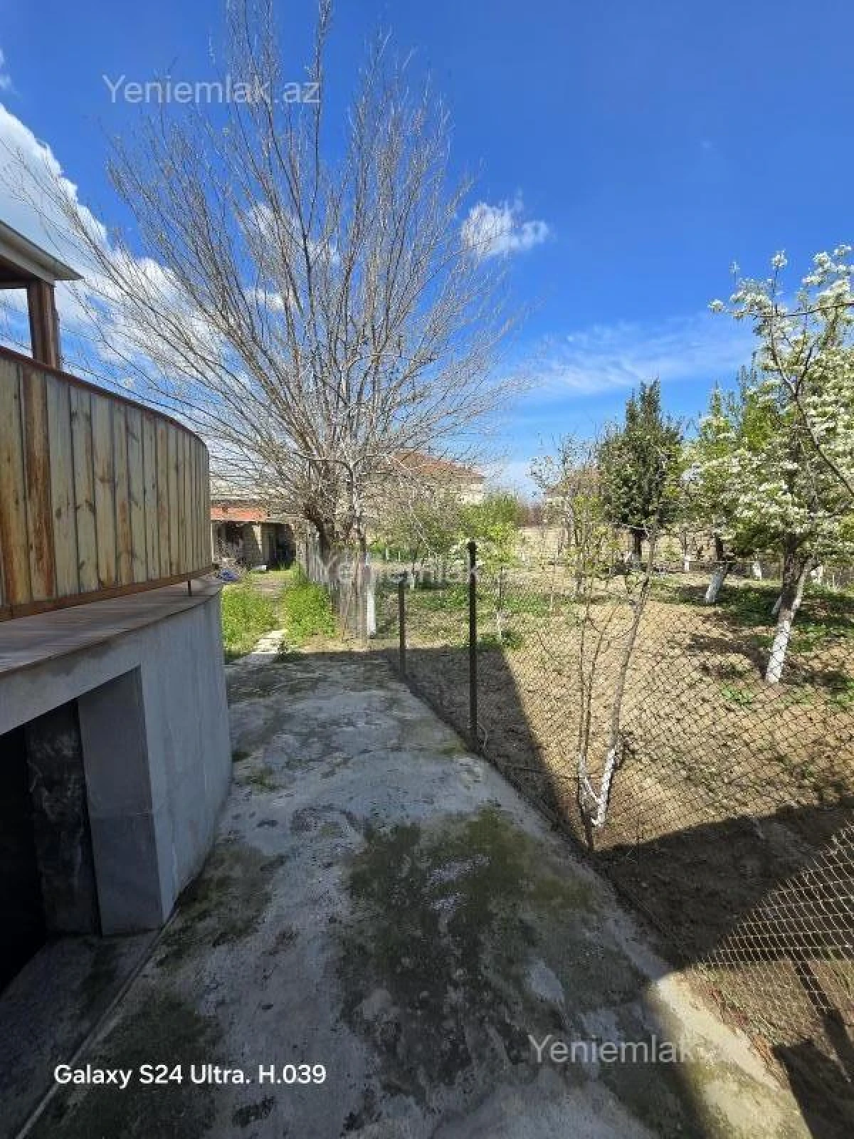 Satılır 9 otaqlı həyət evi 450 m²