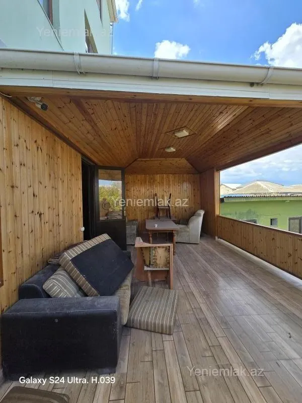 Satılır 9 otaqlı həyət evi 450 m²