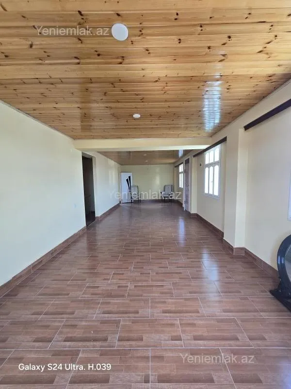 Satılır 9 otaqlı həyət evi 450 m²