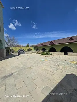 Satılır 9 otaqlı həyət evi 450 m²