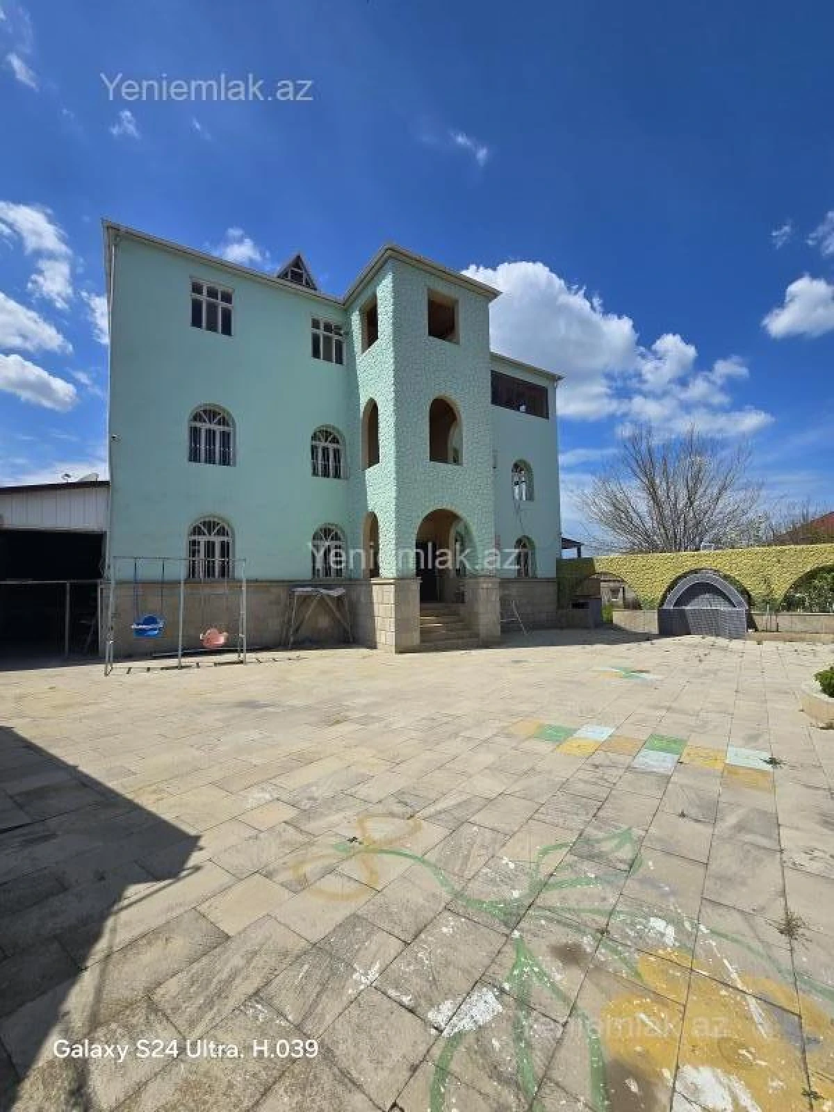 Satılır 9 otaqlı həyət evi 450 m²