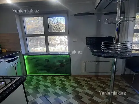 Satılır 1 otaqlı köhnə tikili 30 m²