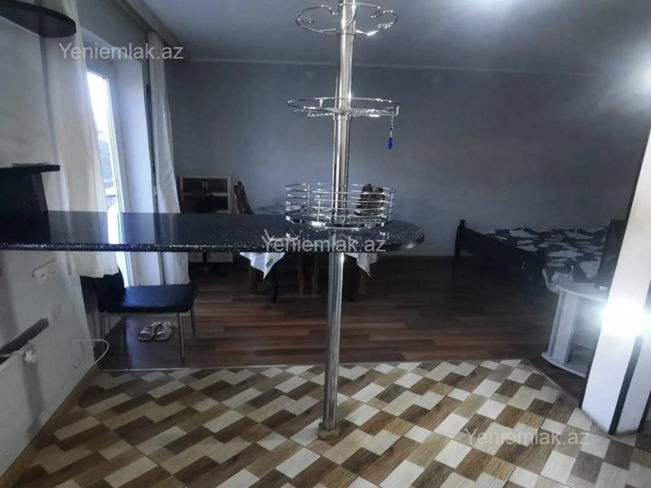 Satılır 1 otaqlı köhnə tikili 30 m²