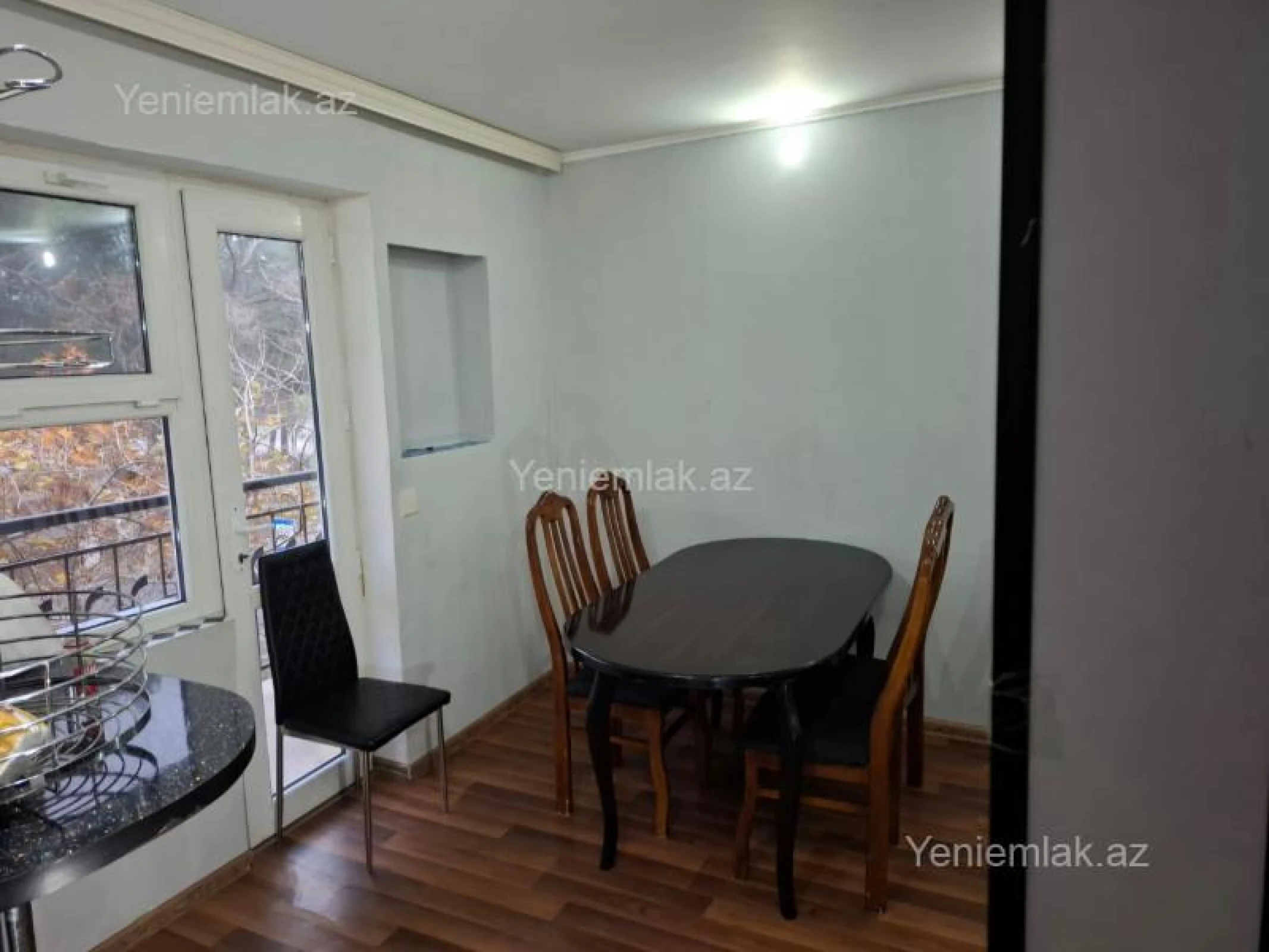 Satılır 1 otaqlı köhnə tikili 30 m²