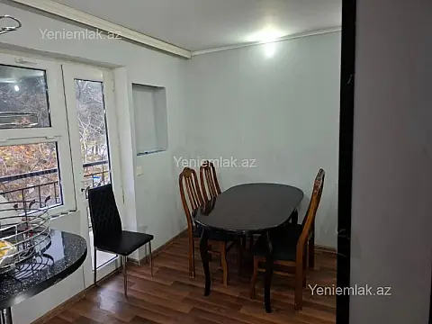 Satılır 1 otaqlı köhnə tikili 30 m² — Sumqayıt, 4-cü mikrorayon 1 otaq 30.00 m²