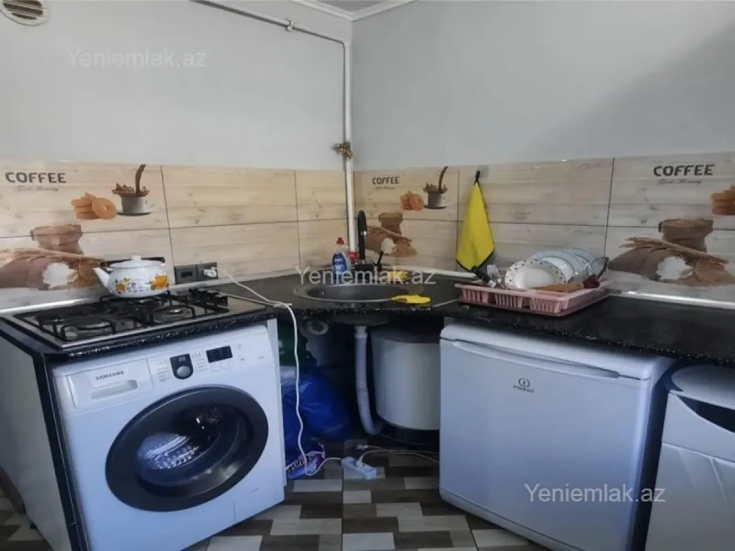 Satılır 1 otaqlı köhnə tikili 30 m²
