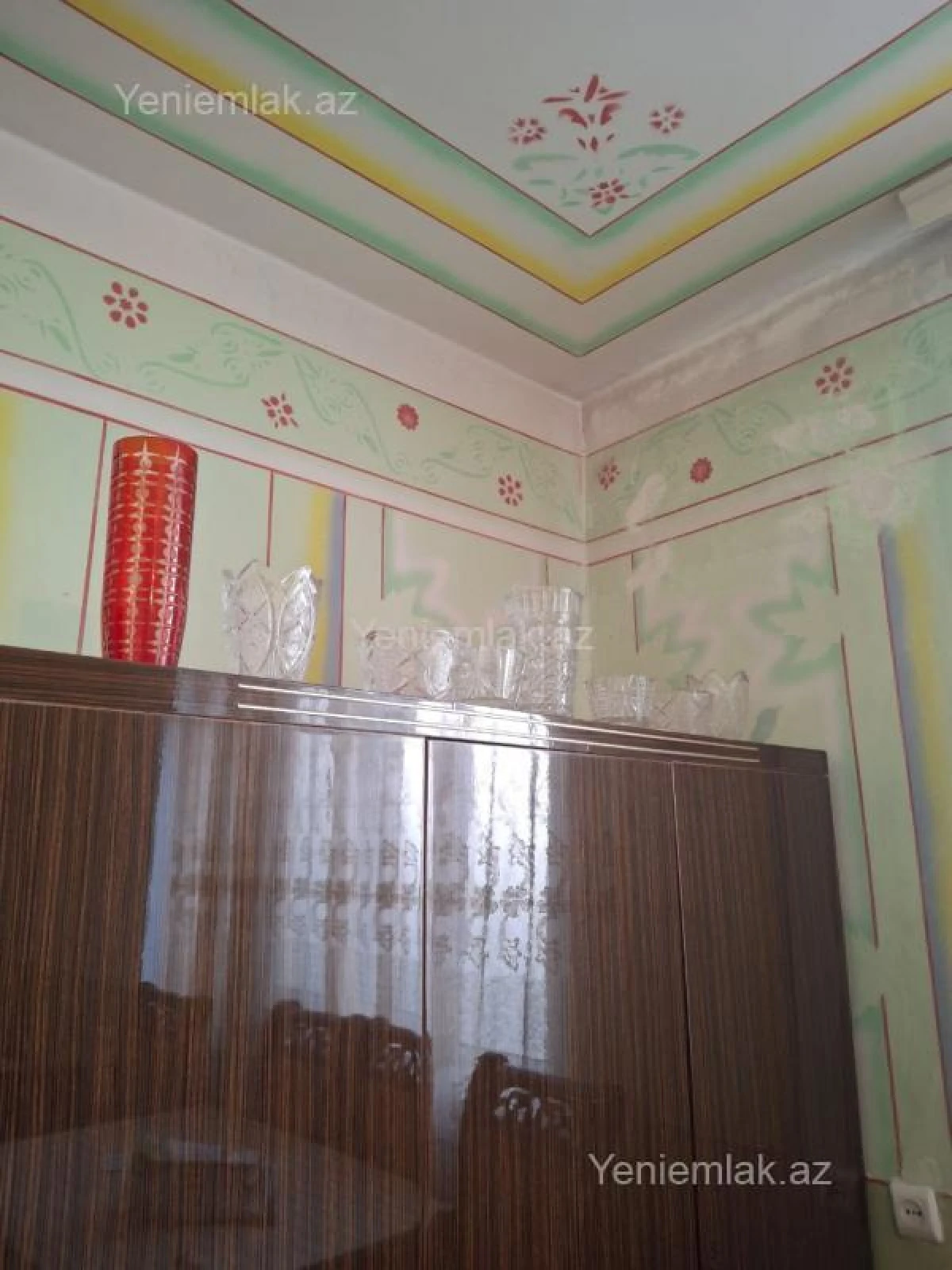 Satılır 1 otaqlı köhnə tikili 36 m²