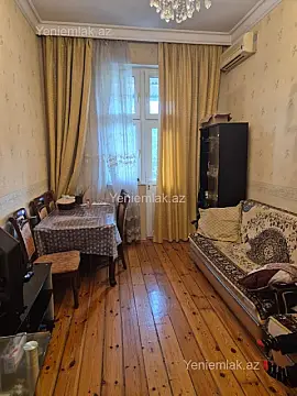 Satılır 2 otaqlı köhnə tikili 50 m²