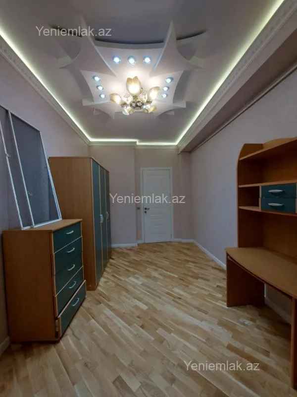 Satılır 2 otaqlı yeni tikili 75 m²