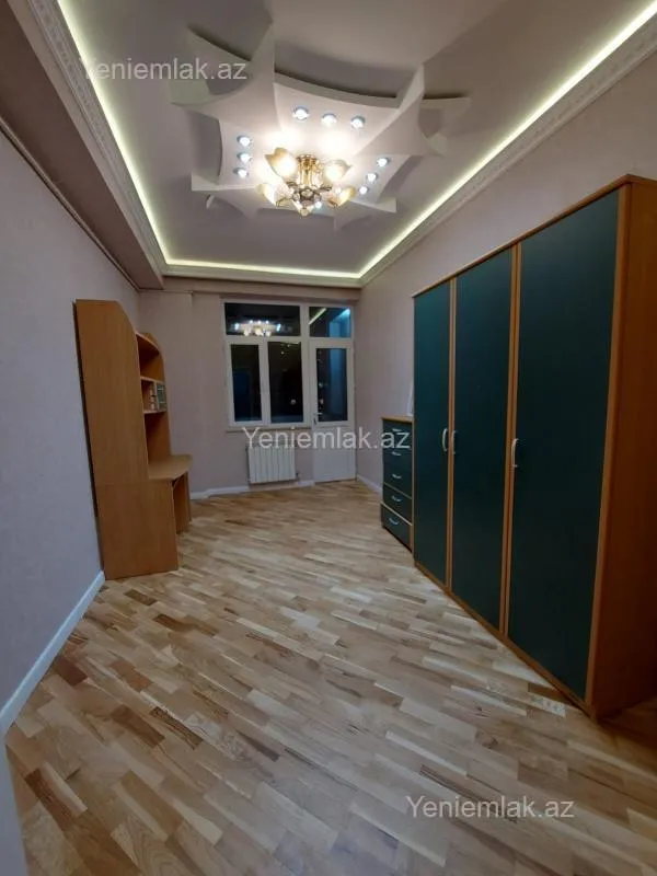 Satılır 2 otaqlı yeni tikili 75 m²