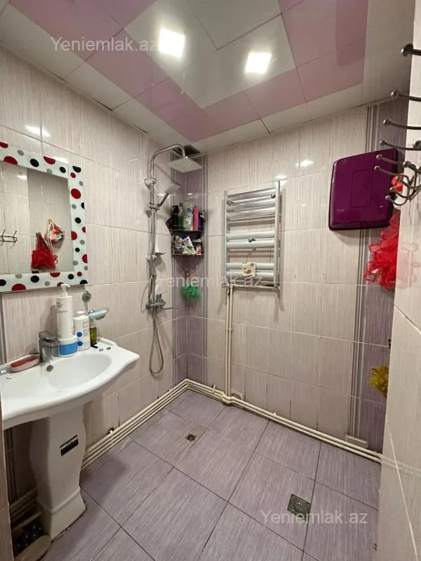 Satılır 5 otaqlı köhnə tikili 120 m²