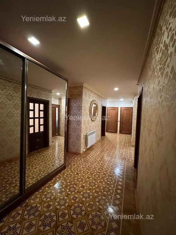 Satılır 5 otaqlı köhnə tikili 120 m²