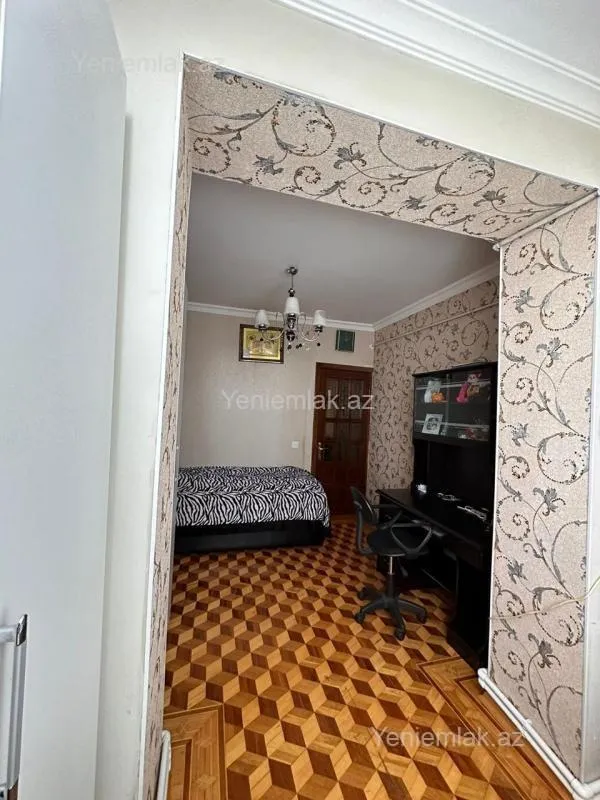Satılır 5 otaqlı köhnə tikili 120 m²