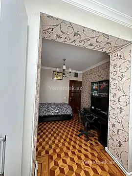 Satılır 5 otaqlı köhnə tikili 120 m²