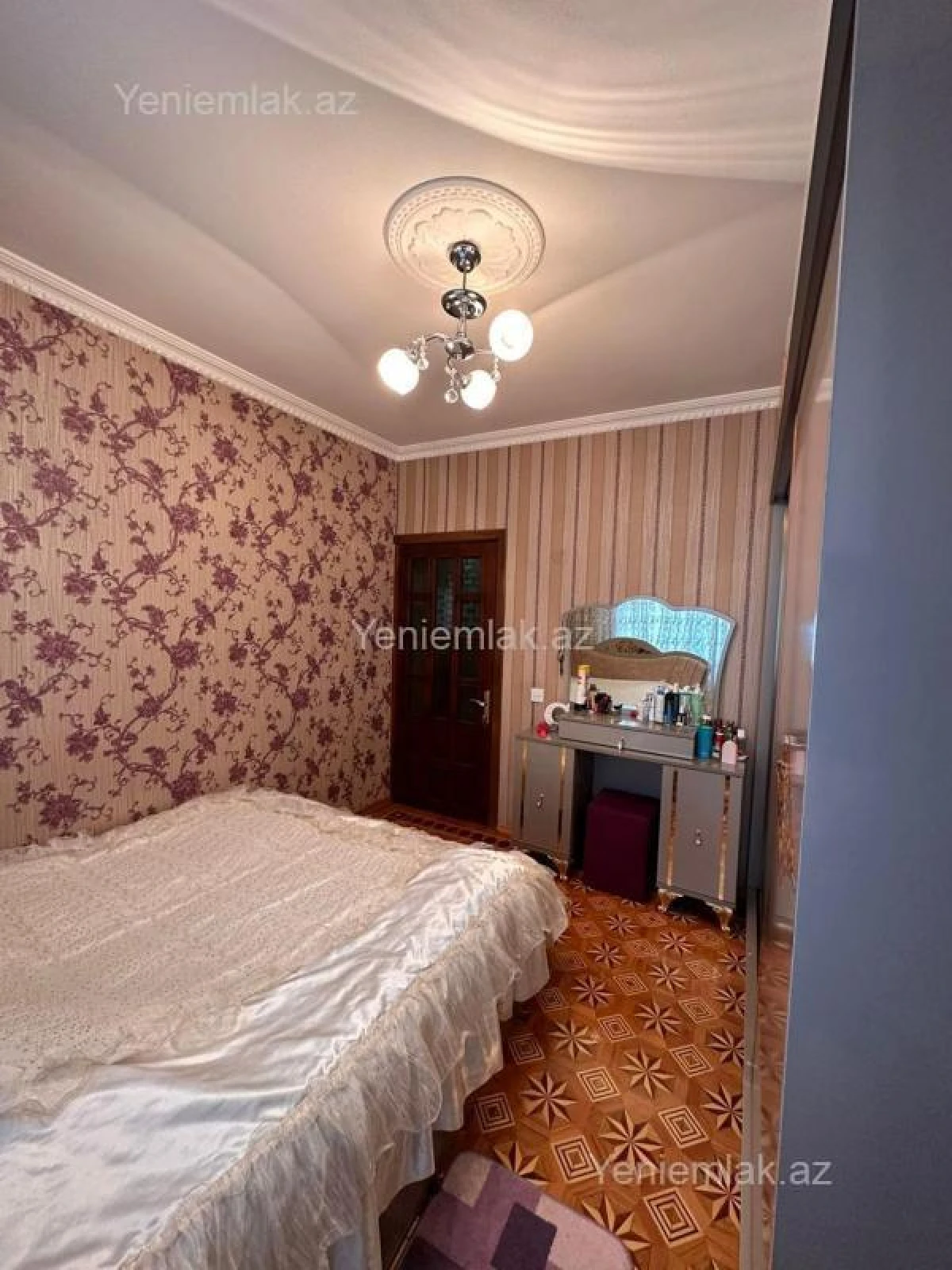 Satılır 5 otaqlı köhnə tikili 120 m²