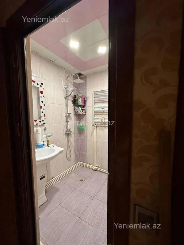 Satılır 5 otaqlı köhnə tikili 120 m²