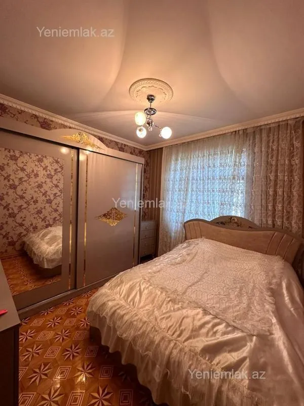 Satılır 5 otaqlı köhnə tikili 120 m²