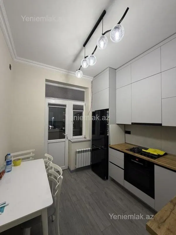Satılır 3 otaqlı yeni tikili 80 m²
