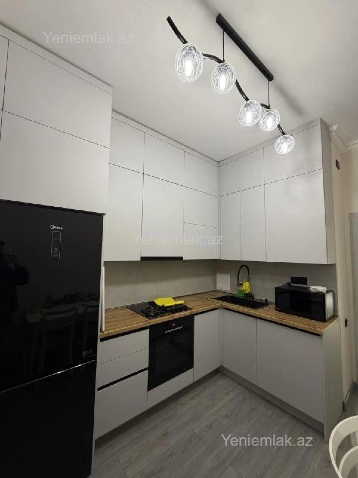 Satılır 3 otaqlı yeni tikili 80 m²