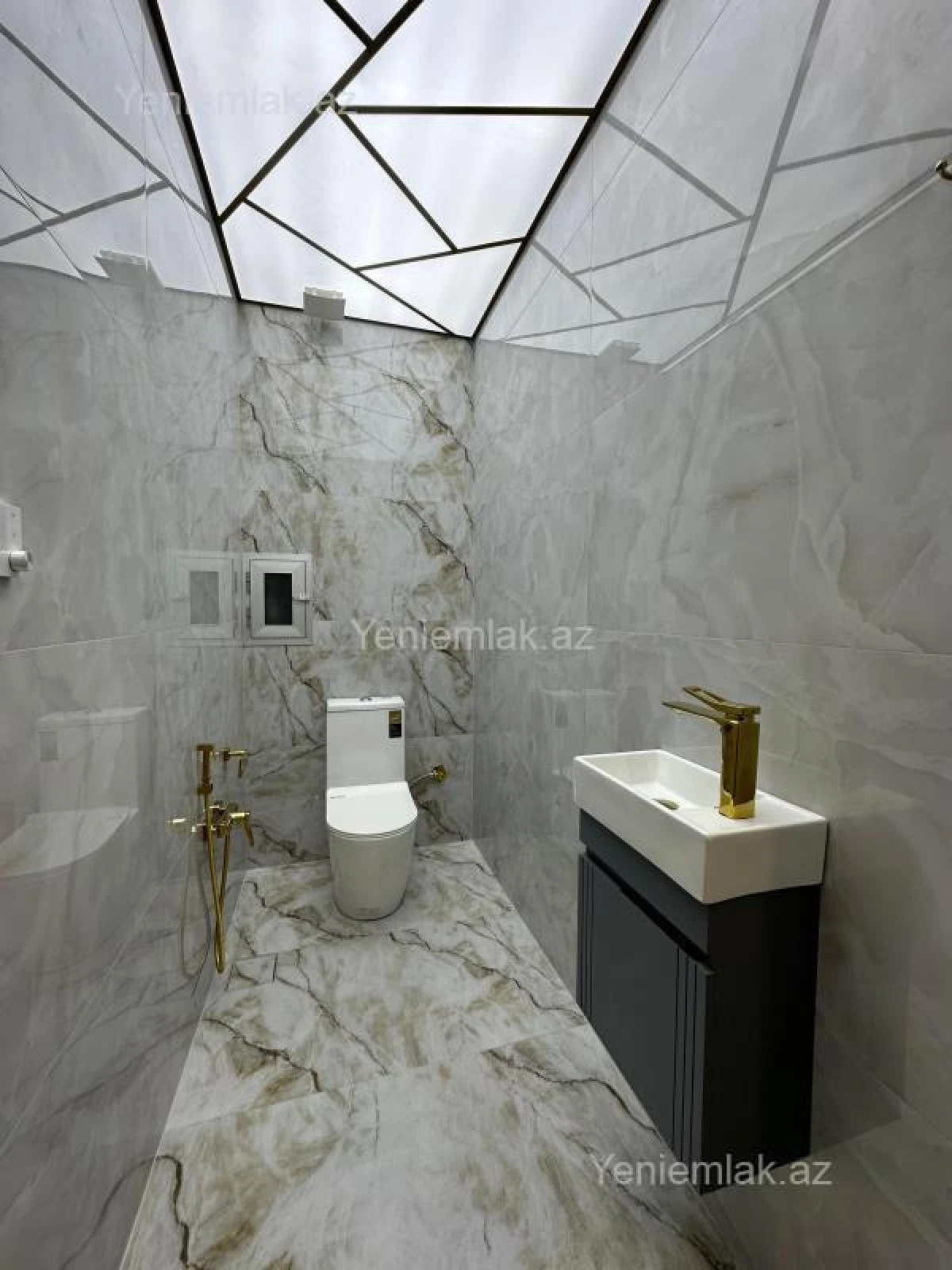 Satılır 3 otaqlı yeni tikili 110 m²