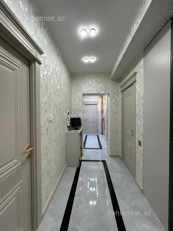 Satılır 3 otaqlı yeni tikili 110 m²