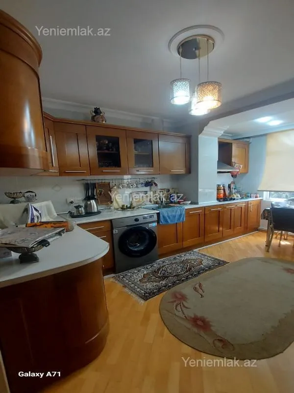 Satılır 3 otaqlı köhnə tikili 90 m²