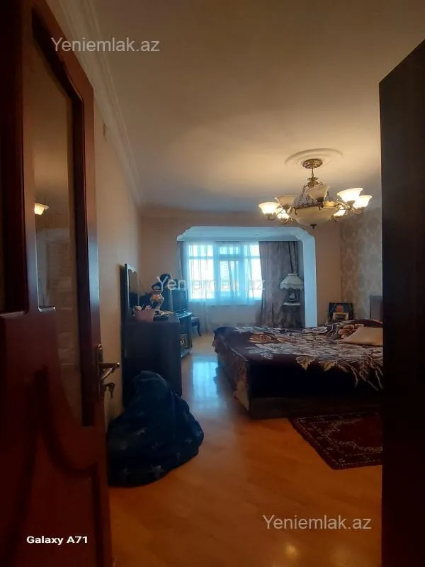 Satılır 3 otaqlı köhnə tikili 90 m²